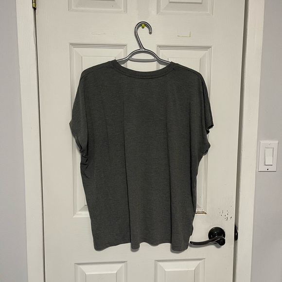 Under Armour T-shirt - Picture 2 of 2